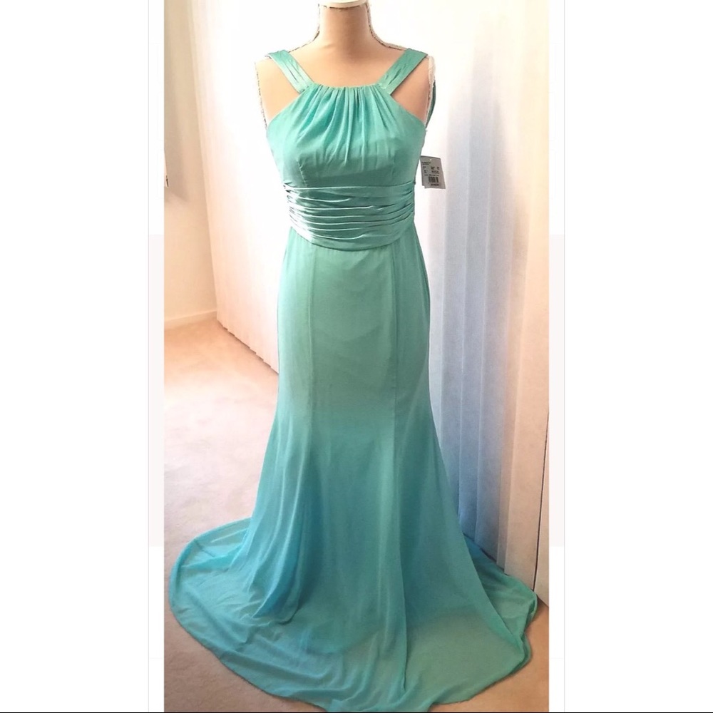 David’s Bridal Bridesmaid Prom Chiffon Gown Sz 2